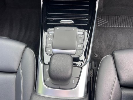Mercedes-Benz A Class 2.0 A35 AMG (Premium Plus) 7G-DCT 4MATIC Euro 6 (s/s) 5dr 31