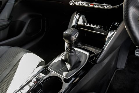 Peugeot 208 PURETECH GT S/S 32