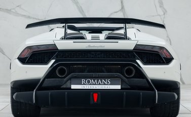 Lamborghini Huracan Spyder LP640-4 Performante 8