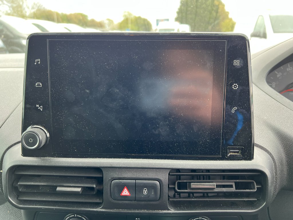 2020 Peugeot PartnerSWB L1H1 Low Roof Professional Air Con Sensors EURO 6 NO VAT — thumbnail 33 of 51