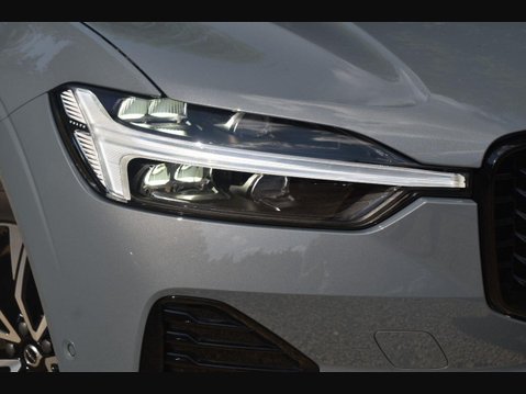 Volvo XC60 2.0 B4 MHEV Plus SUV 5dr Petrol Hybrid Auto Euro 6 (s/s) (197 ps) 8