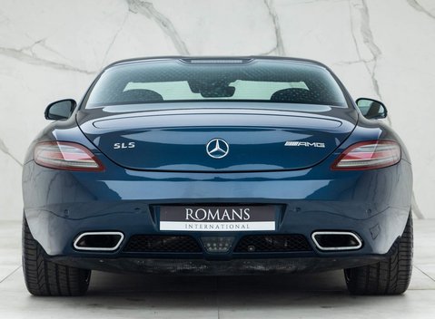 Mercedes-Benz SLS AMG 5
