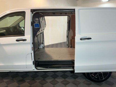 Mercedes-Benz Vito 2.0 114 CDI Progressive G-Tronic RWD L2 Euro 6 (s/s) 5dr (LWB) 9