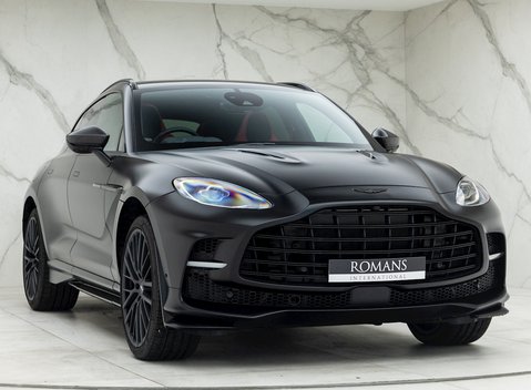 Aston Martin DBX 707 1