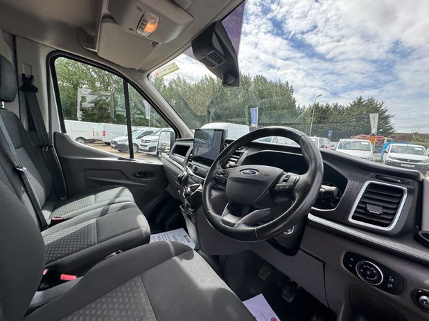 Ford Transit LWB L3H2 [SOLD SM] Medium Roof Trend 350 Air Con Alloys Sensors EURO 6 15