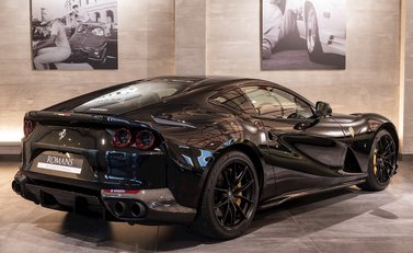 Ferrari 812 Superfast 5