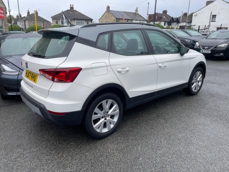 SEAT Arona TSI SE TECHNOLOGY FIRST EDITION 8
