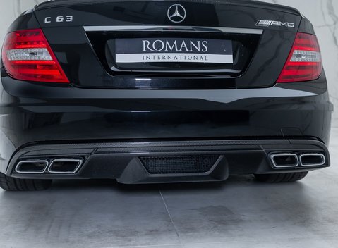 Mercedes-Benz C63 AMG BLACK SERIES 36