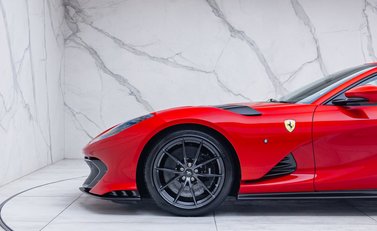 Ferrari 812 Competizione 37