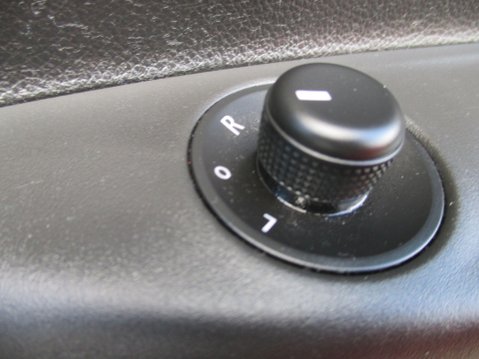 Vauxhall Viva 1.0i SE Euro 6 5dr (a/c) 39