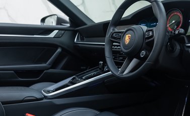 Porsche 911 Targa 4S (992) 16