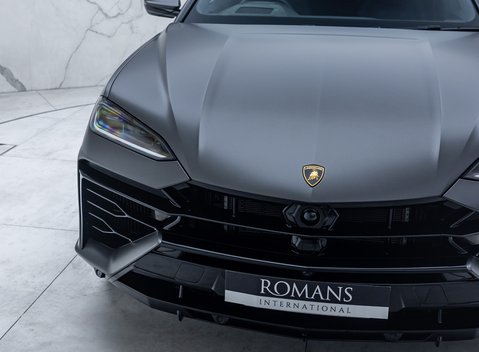 Lamborghini Urus SE 33