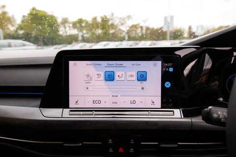 Volkswagen Golf GTE DSG 25