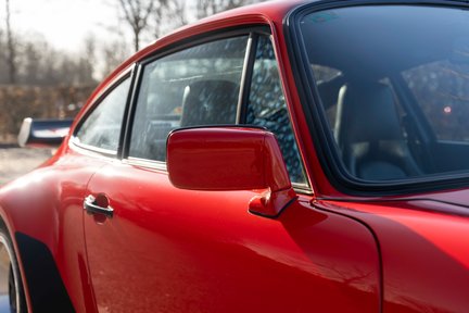 Porsche 911 930 TURBO 13