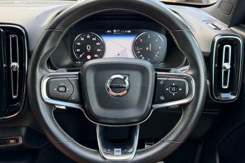 Volvo XC40 D4 R-DESIGN PRO AWD 33