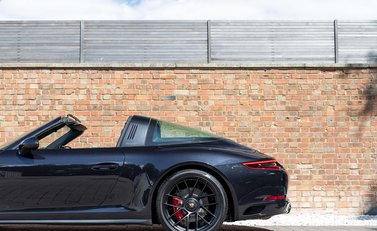 Porsche 911 (991.2) Targa 4 GTS 30