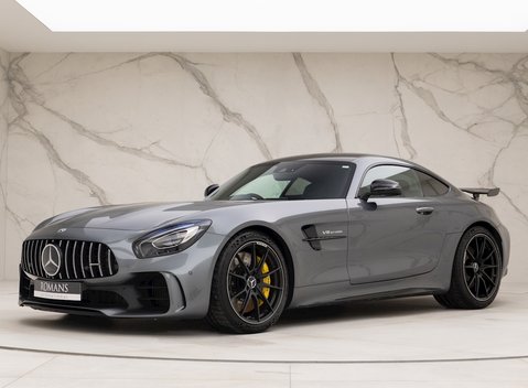Mercedes-Benz AMG GT R Premium 1