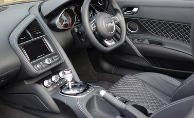 Audi R8 V10 Spyder 5