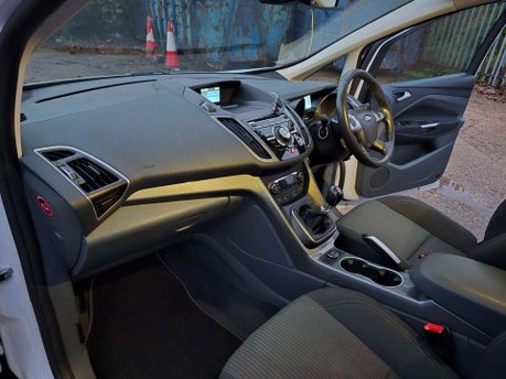 Ford C-Max 1.0T EcoBoost Titanium Euro 5 (s/s) 5dr 42