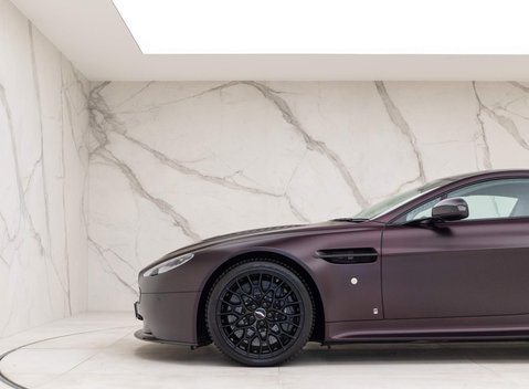 Aston Martin Vantage S V12 31