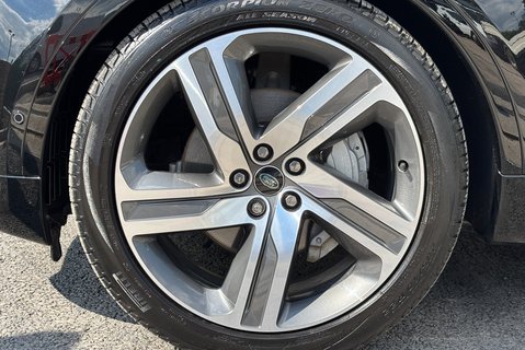 Land Rover Discovery D300 Commercial Dynamic HSE 34