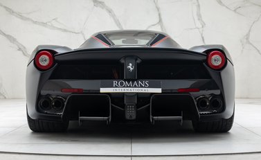 Ferrari LaFerrari Aperta 14