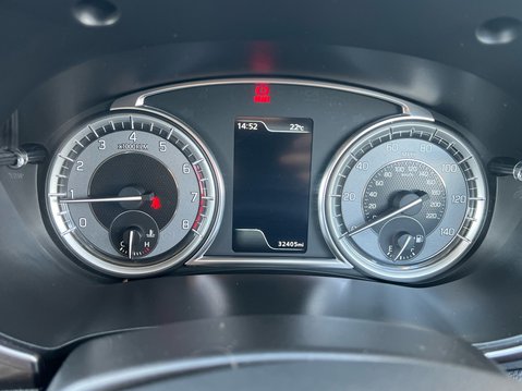 Suzuki Vitara SZ-T BOOSTERJET MHEV 11