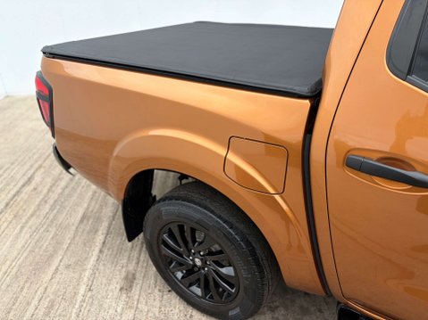 Nissan Navara 2.3 Navara Tekna dCi Auto 4WD 5dr 12