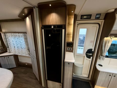 Coachman Lusso 1  25