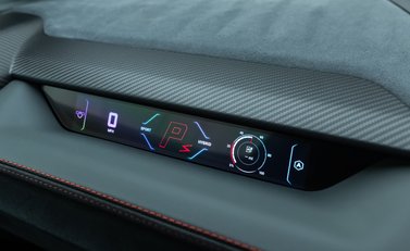 Lamborghini Revuelto 27