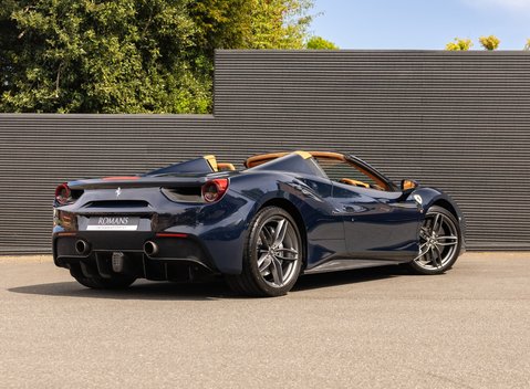 Ferrari 488 SPIDER 4