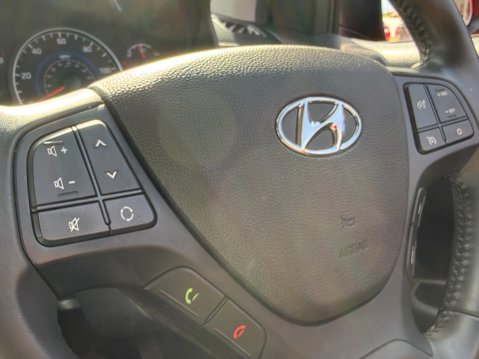 Hyundai i10 SE *ONLY 8,365 MILES* 27