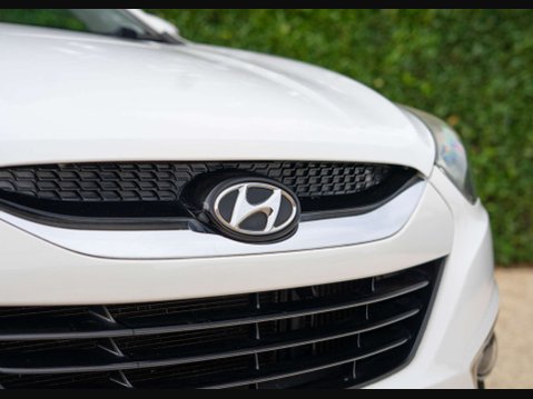 Hyundai ix35 2.0 ix35 Premium 4WD CRDI Auto 4WD 5dr 29