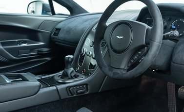 Aston Martin Vantage GT8 10