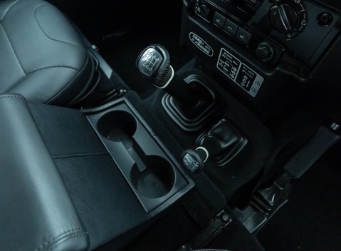 Land Rover Defender 110 ADVENTURE 27