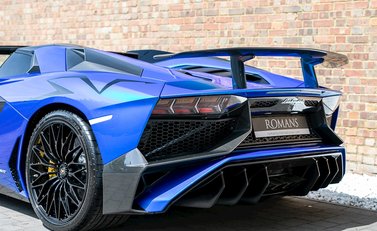 Lamborghini Aventador SV LP750-4 Roadster 28