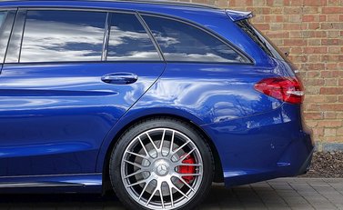 Mercedes-Benz C Class C63 S Estate 22