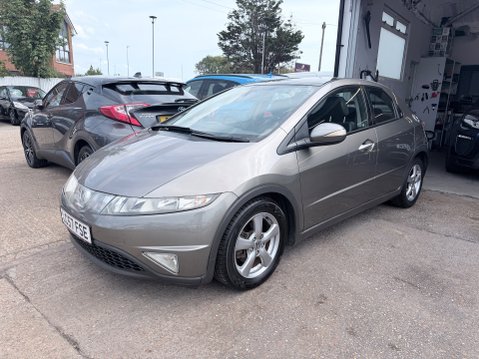 Honda Civic 1.8 ES I-VTEC 1