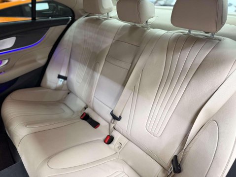 Mercedes-Benz CLS 2.0 CLS300d AMG Line (Premium Plus) Coupe 4dr Diesel G-Tronic Euro 6 (s/s) 36