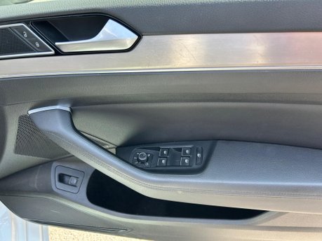 Volkswagen Passat GT TDI BLUEMOTION TECHNOLOGY 36