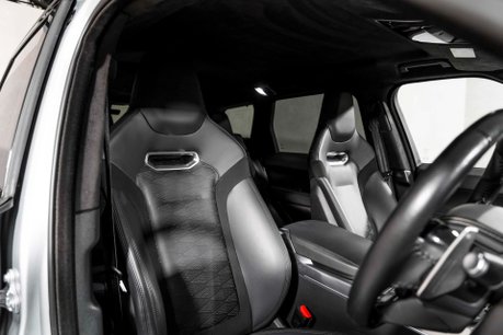 Land Rover Range Rover Sport SVR CARBON EDITION. DEPLOYABLE SIDE STEPS. MATRIX LEDs. CARBON FIBRE ENGINE BAY 21