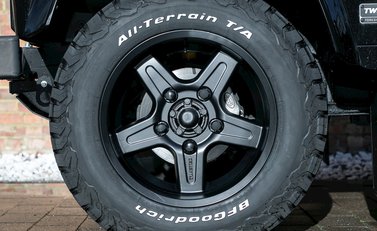 Land Rover Defender 110 XS Classic Series I 10