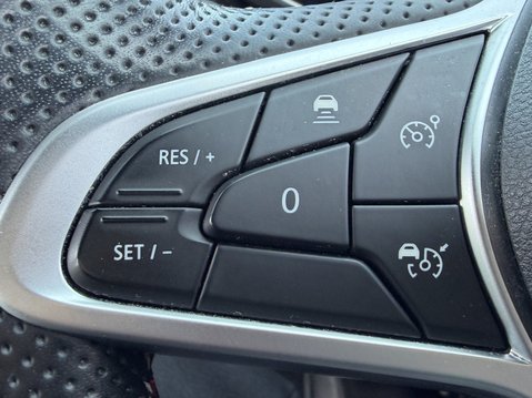 Renault Arkana 1.6 E-TECH Hybrid 145 R.S. Line 5dr Auto 31