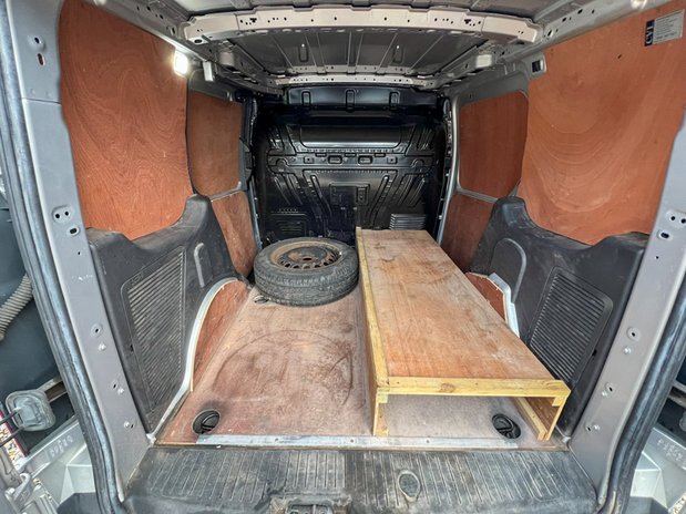 Ford Transit Connect SWB L1H1 Limited 200 Air Con Alloys Camera Sensors EURO 6 NO VAT 10