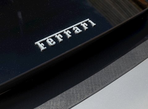 Ferrari 812 Superfast 32