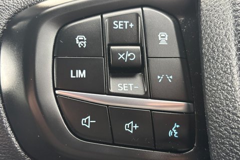 Ford Ranger Wildtrak 4x4 240 ps V6 Double Cab Pickup - Electric Roller Shutter 40