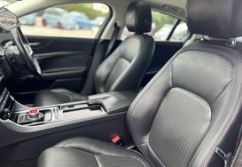 Jaguar XE 2.0 D PORTFOLIO AUTO 29