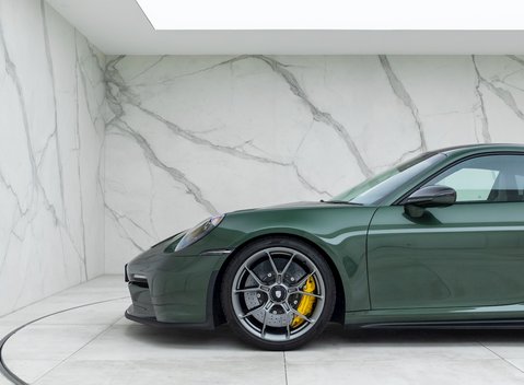 Porsche 911 (992) GT3 Touring 28