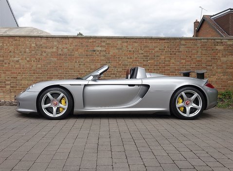 Porsche Carrera GT 8