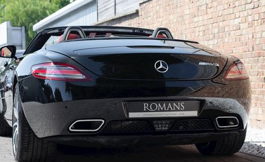 Mercedes-Benz SLS AMG Roadster 23